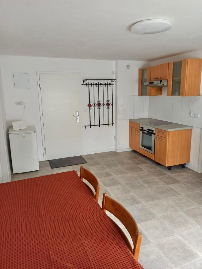 Apartments Zum Stillen Winkel Niederbreitbach Bagian luar foto