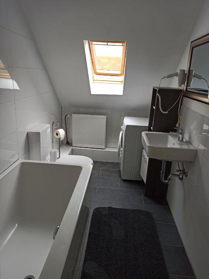 Apartments Zum Stillen Winkel Niederbreitbach Bagian luar foto