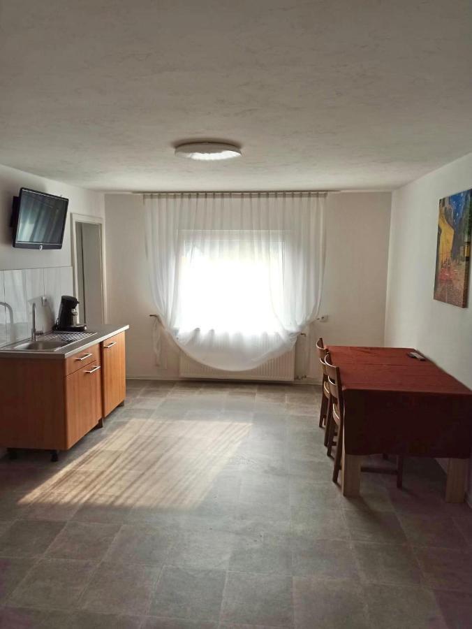 Apartments Zum Stillen Winkel Niederbreitbach Bagian luar foto