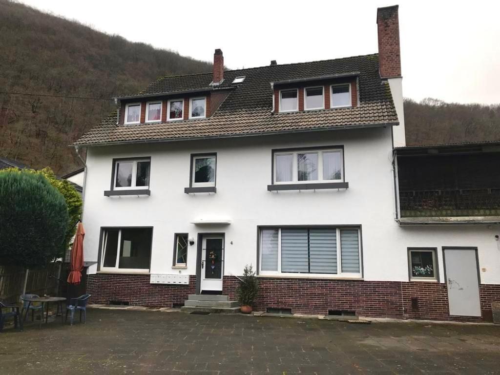 Apartments Zum Stillen Winkel Niederbreitbach Bagian luar foto