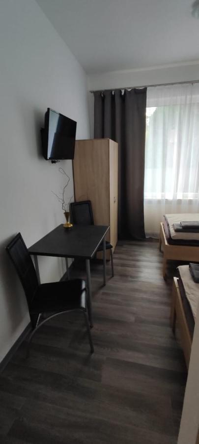Apartments Zum Stillen Winkel Niederbreitbach Bagian luar foto
